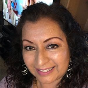 Meet your Posher, Estella